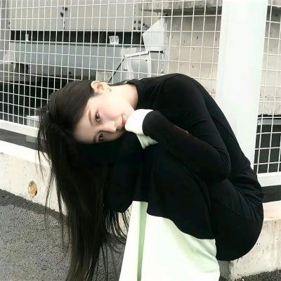 偷偷接吻
